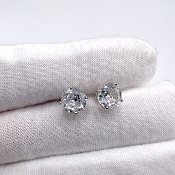 7mm Round Cz Solitaire .925 Sterling Silver Stud Earrings - Picture 16 of 16